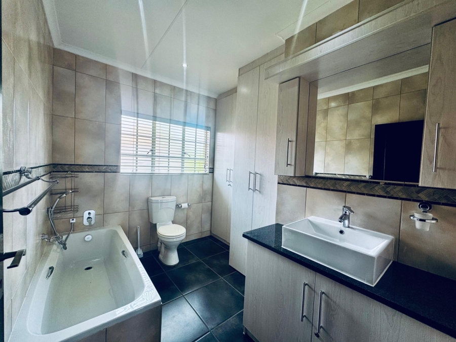 3 Bedroom Property for Sale in Waterkloof East North West